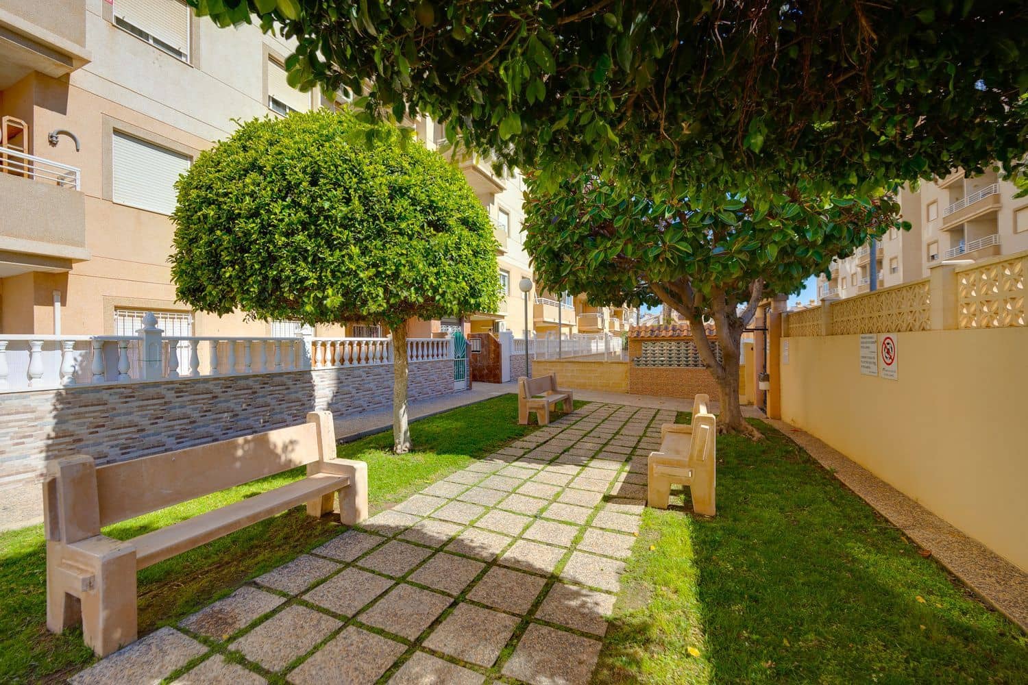 2 soverom Leilighet til salgs i Torrevieja med svømmebasseng garasje - € 124 900 (Ref: 10099482)