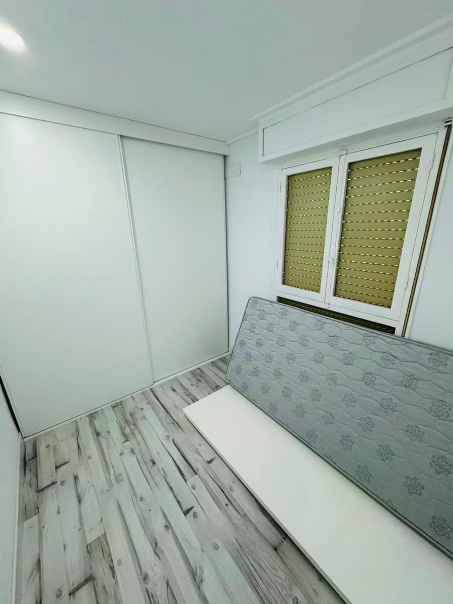 2 Zimmer Apartment zu verkaufen in Torrevieja mit Garage - 185.000 € (Ref: 10099484)