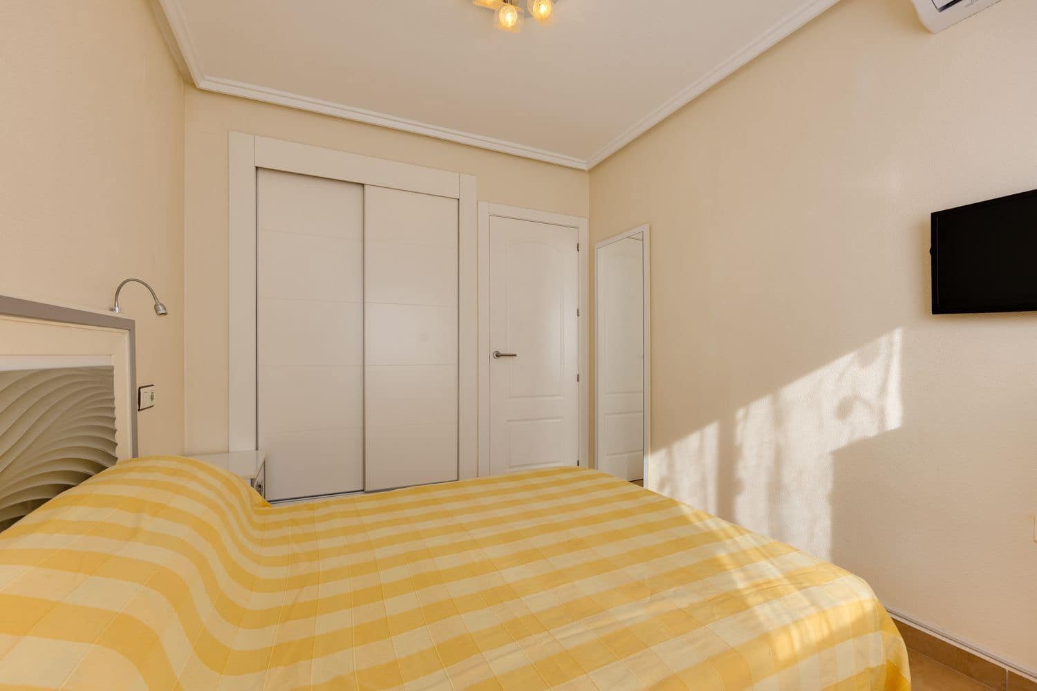 2 chambre Maison de Ville à vendre à Torrevieja avec piscine garage - 149 000 € (Ref: 10101179)