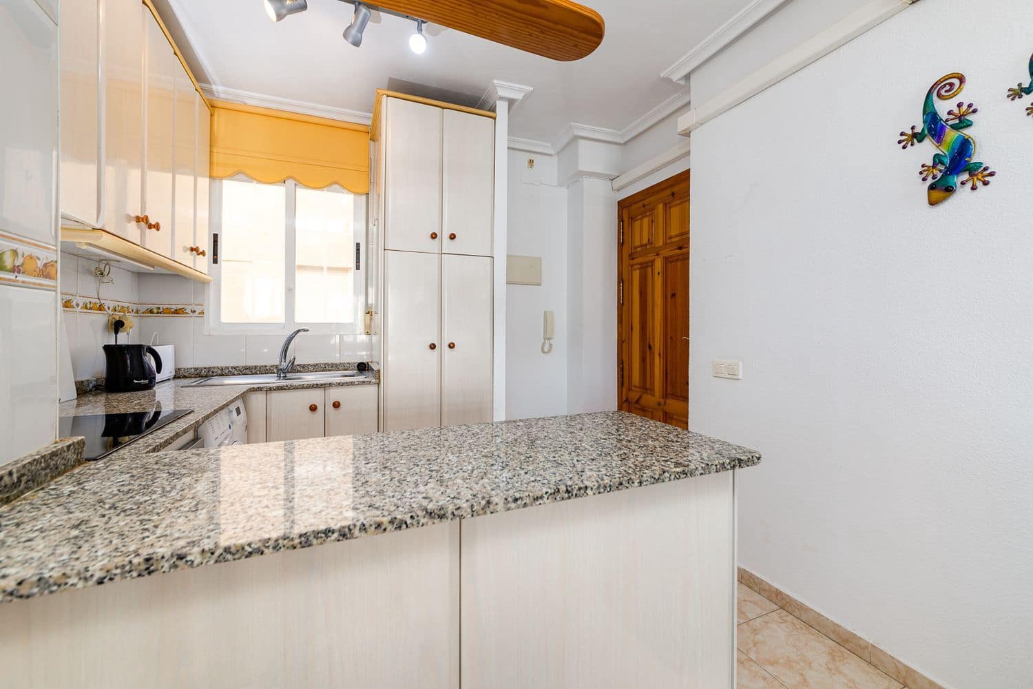 3 soveværelse Lejlighed til salg i Torrevieja med swimmingpool garage - € 135.000 (Ref: 10113560)