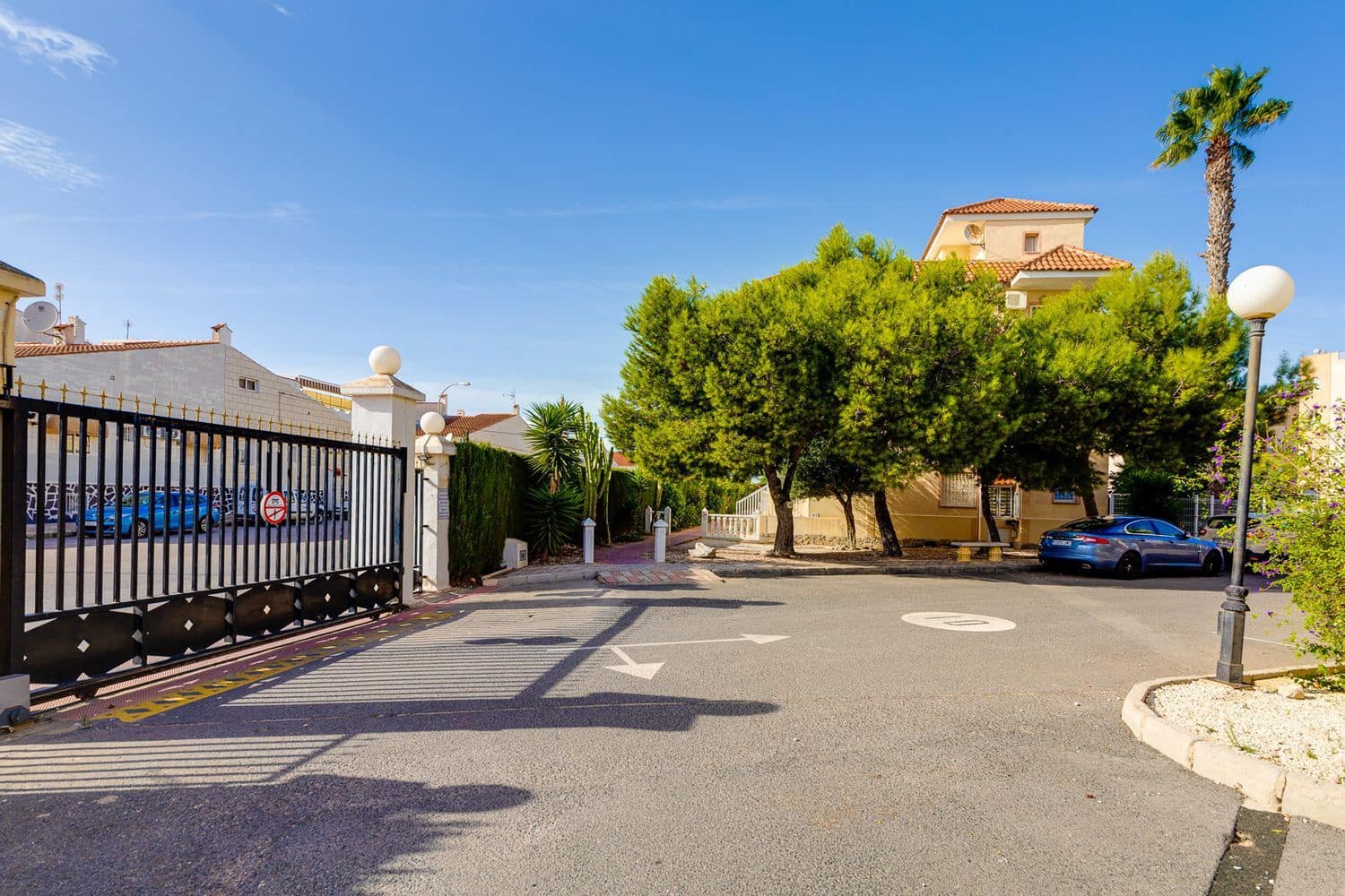 3 soveværelse Lejlighed til salg i Torrevieja med swimmingpool garage - € 135.000 (Ref: 10113560)