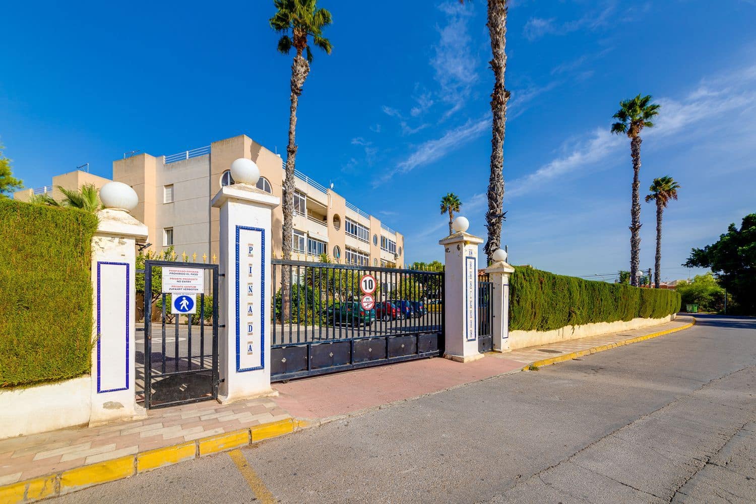 3 soveværelse Lejlighed til salg i Torrevieja med swimmingpool garage - € 135.000 (Ref: 10113560)