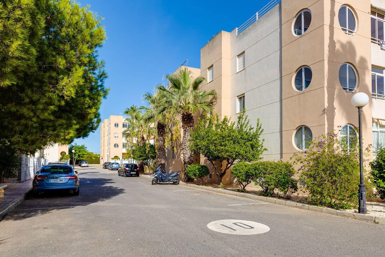 3 soveværelse Lejlighed til salg i Torrevieja med swimmingpool garage - € 135.000 (Ref: 10113560)