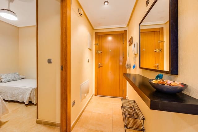 2 Zimmer Apartment zu verkaufen in Las Piscinas Naturales, Torrevieja mit Garage - 180.000 € (Ref: 10118560)