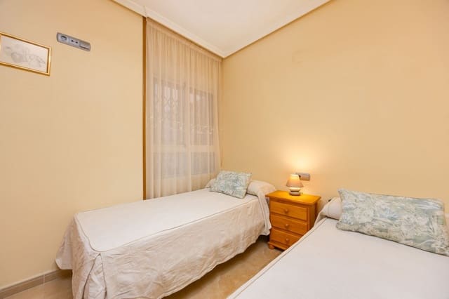 2 Zimmer Apartment zu verkaufen in Las Piscinas Naturales, Torrevieja mit Garage - 180.000 € (Ref: 10118560)