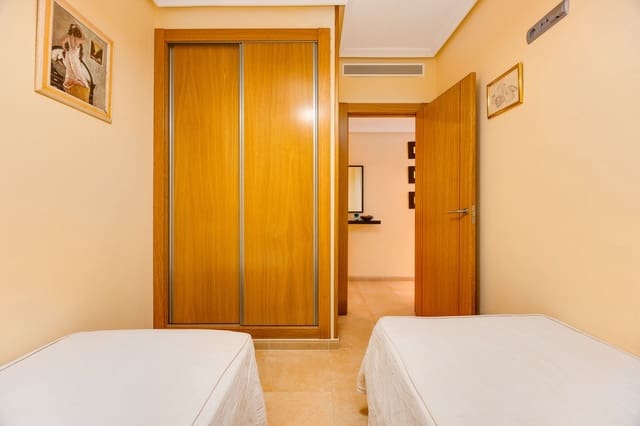 2 Zimmer Apartment zu verkaufen in Las Piscinas Naturales, Torrevieja mit Garage - 180.000 € (Ref: 10118560)