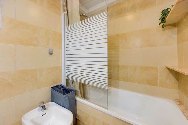 2 Zimmer Apartment zu verkaufen in Las Piscinas Naturales, Torrevieja mit Garage - 180.000 € (Ref: 10118560)