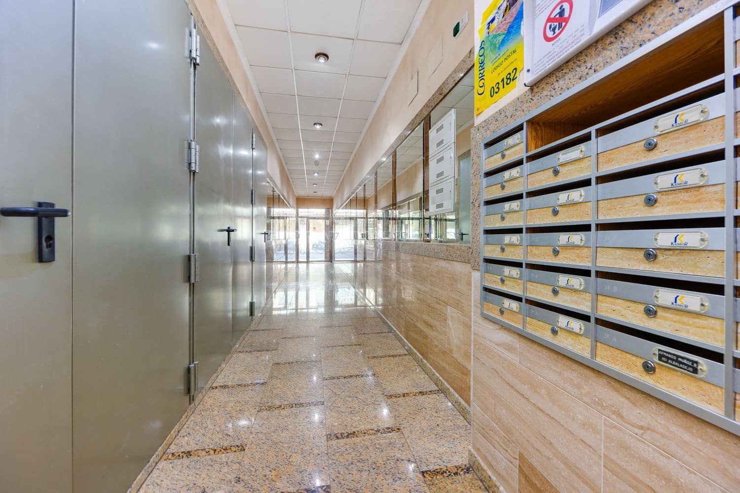 2 Zimmer Apartment zu verkaufen in Torrevieja mit Garage - 180.000 € (Ref: 10118560)