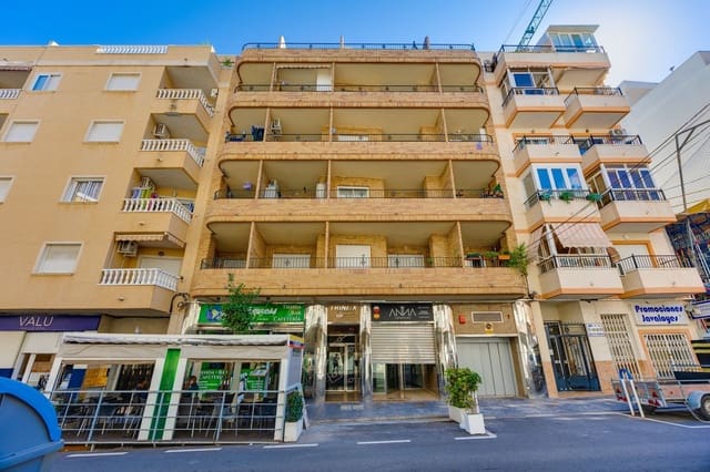 2 Zimmer Apartment zu verkaufen in Las Piscinas Naturales, Torrevieja mit Garage - 180.000 € (Ref: 10118560)