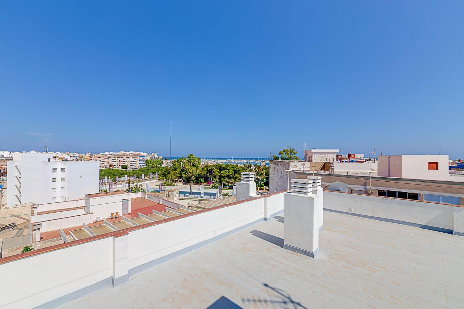 1 soverom Leilighet til salgs i Torrevieja med garasje - € 98 000 (Ref: 10121122)