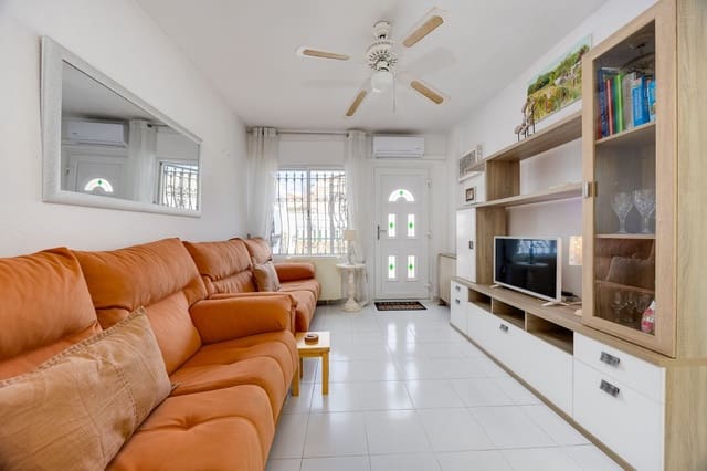 3 makuuhuone Omakotitalo myytävänä paikassa Los Balcones - Los Altos, Torrevieja mukana uima-altaan 
autotalli - 175 000 € (Ref: 10139099)