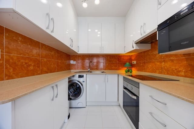 3 makuuhuone Omakotitalo myytävänä paikassa Los Balcones - Los Altos, Torrevieja mukana uima-altaan 
autotalli - 175 000 € (Ref: 10139099)