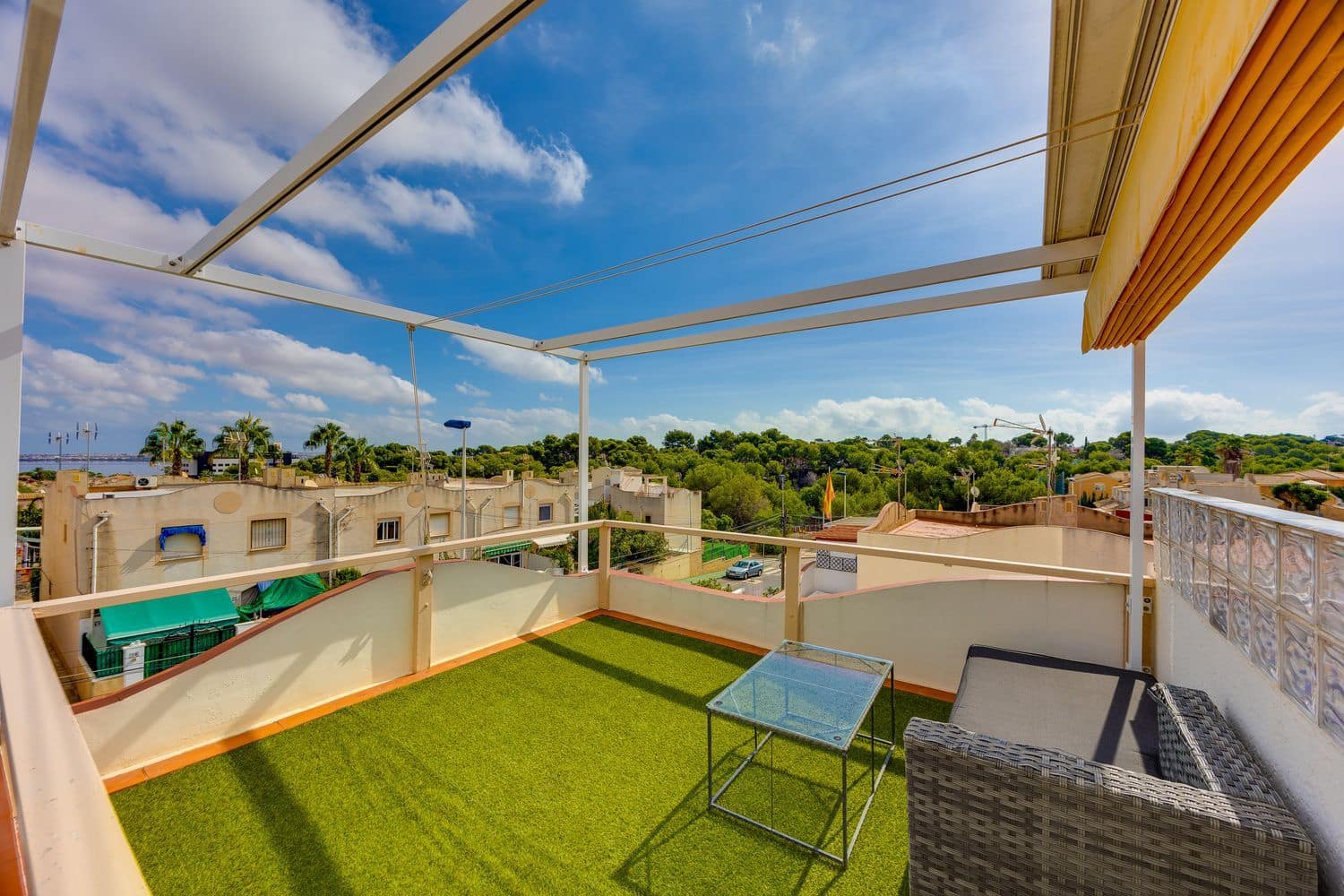 3 Zimmer Haus zu verkaufen in Torrevieja mit Pool Garage - 175.000 € (Ref: 10139099)