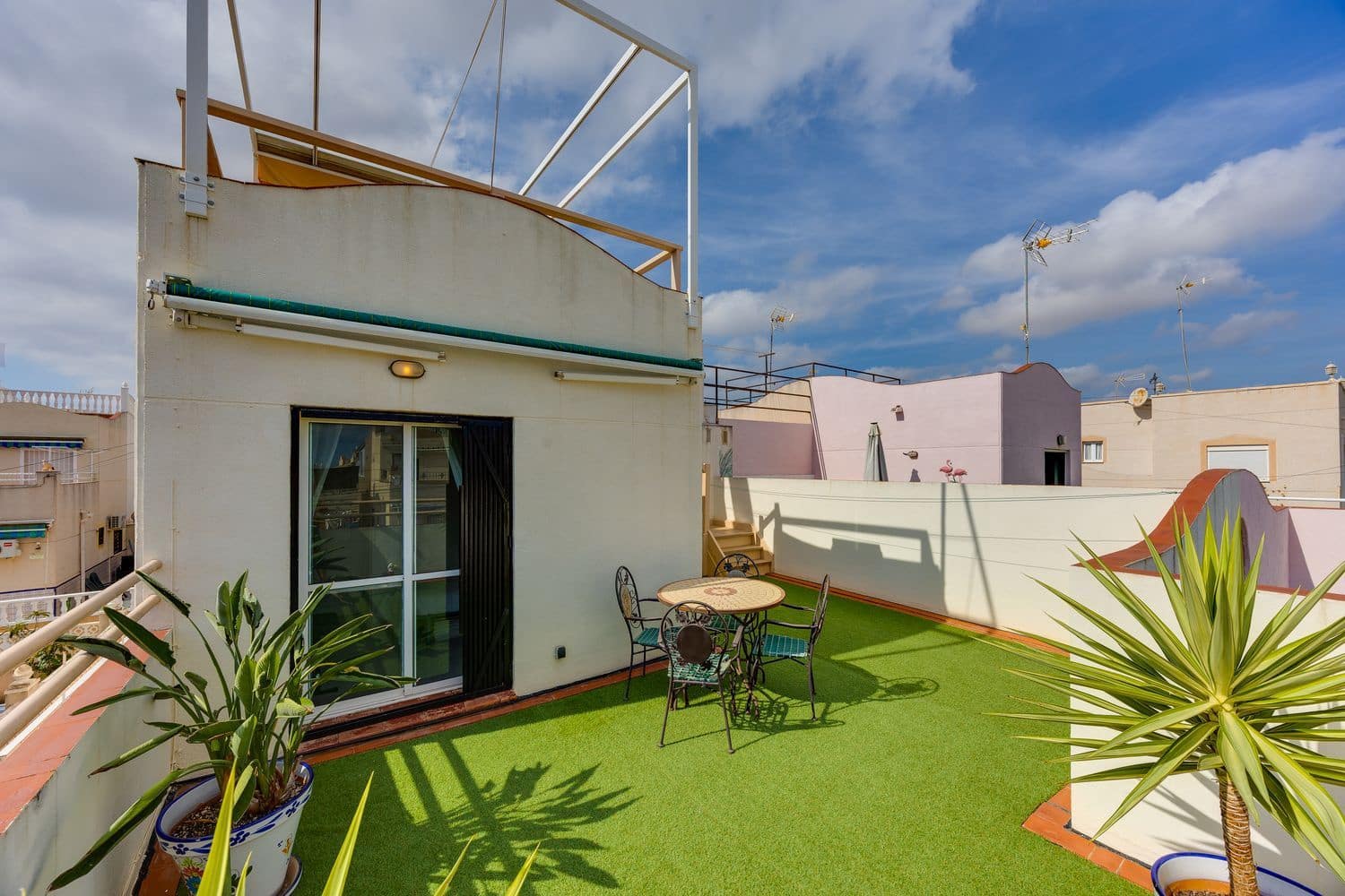 3 Zimmer Haus zu verkaufen in Torrevieja mit Pool Garage - 175.000 € (Ref: 10139099)