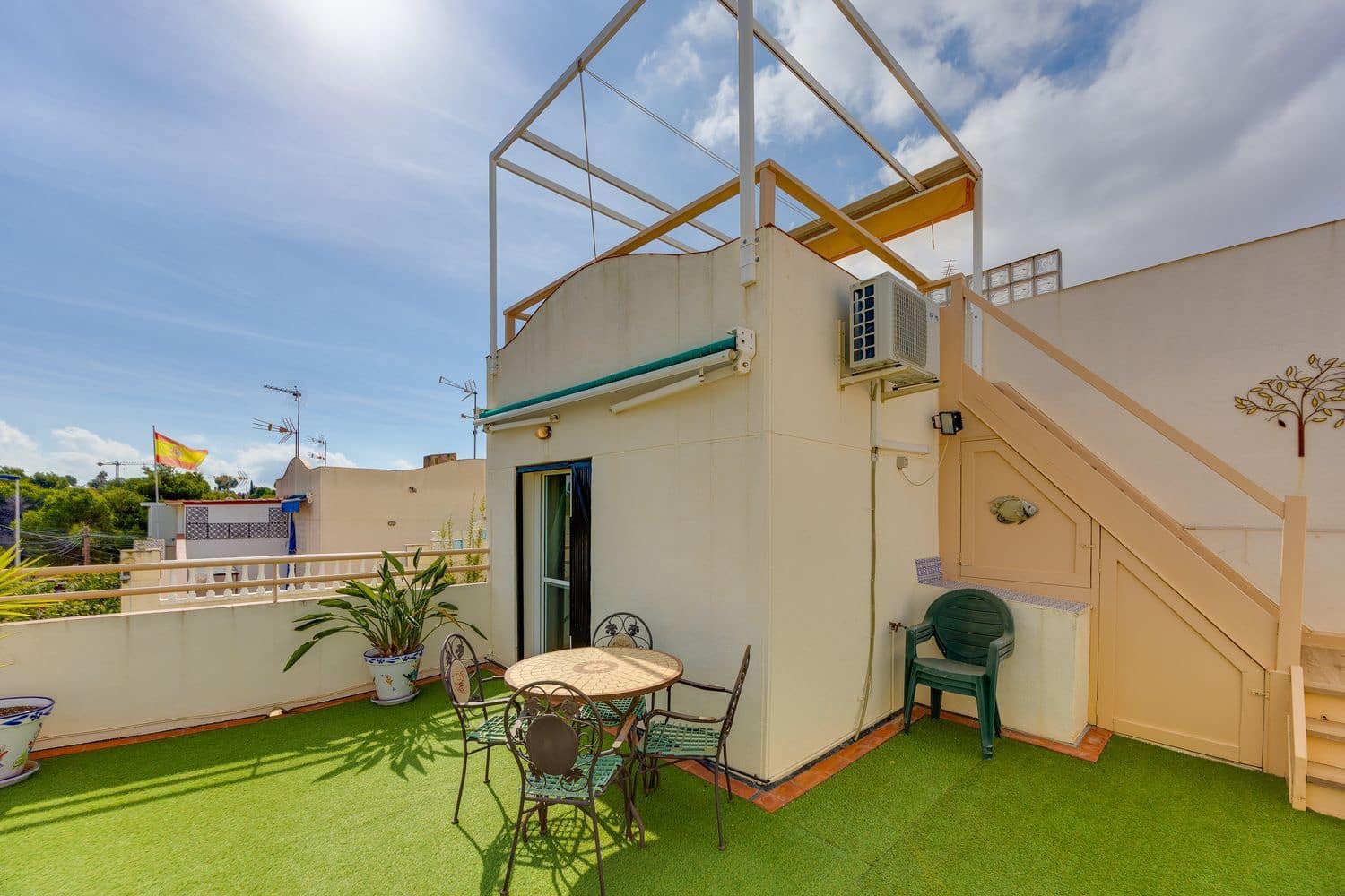 3 Zimmer Haus zu verkaufen in Torrevieja mit Pool Garage - 175.000 € (Ref: 10139099)