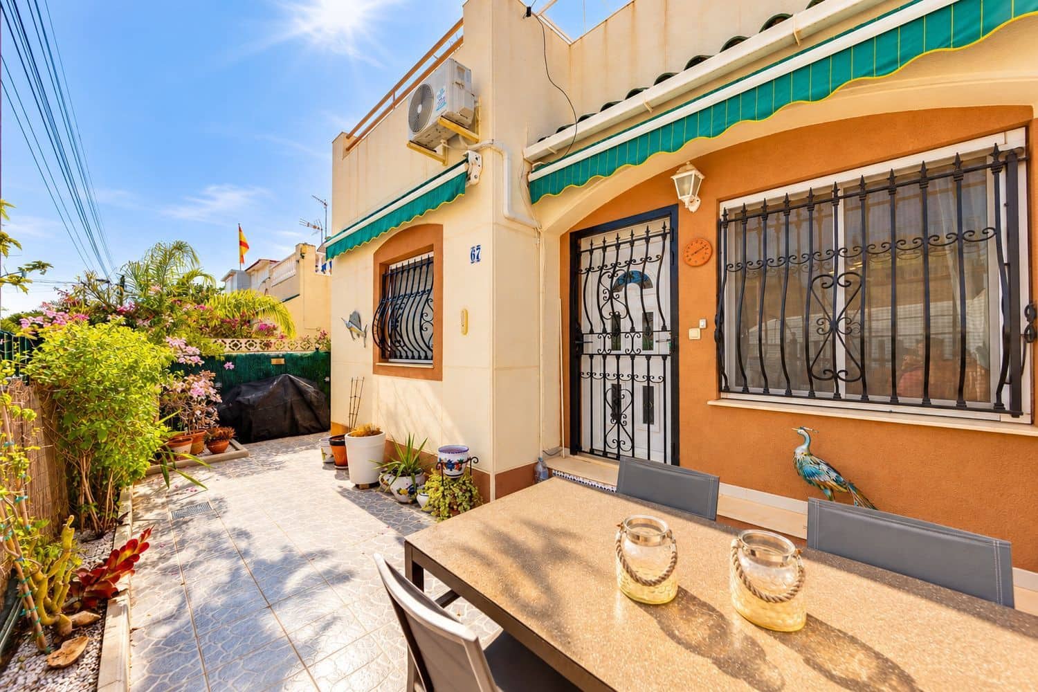 3 Zimmer Haus zu verkaufen in Torrevieja mit Pool Garage - 175.000 € (Ref: 10139099)