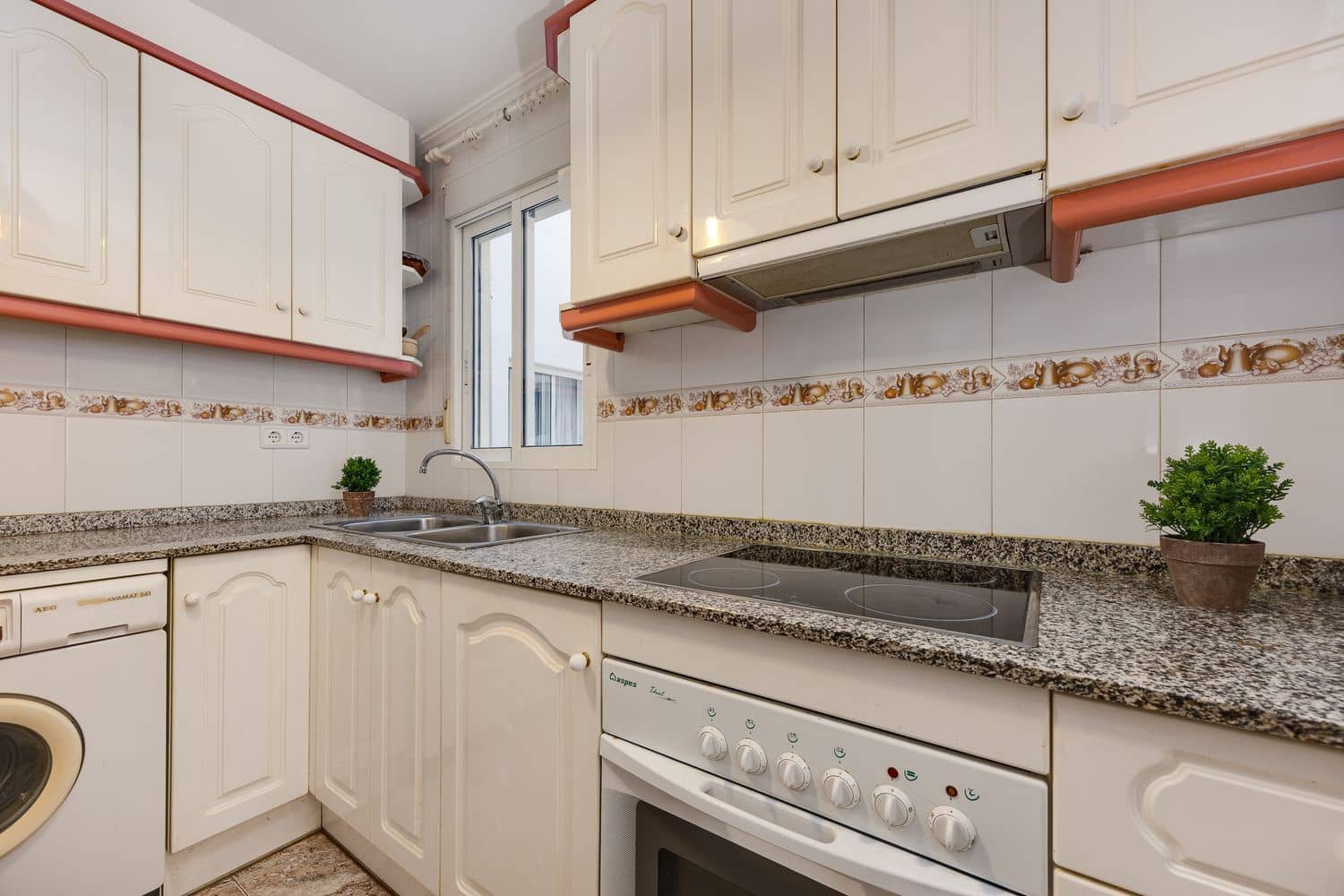 2 soveværelse Lejlighed til salg i Torrevieja med garage - € 139.000 (Ref: 10141522)