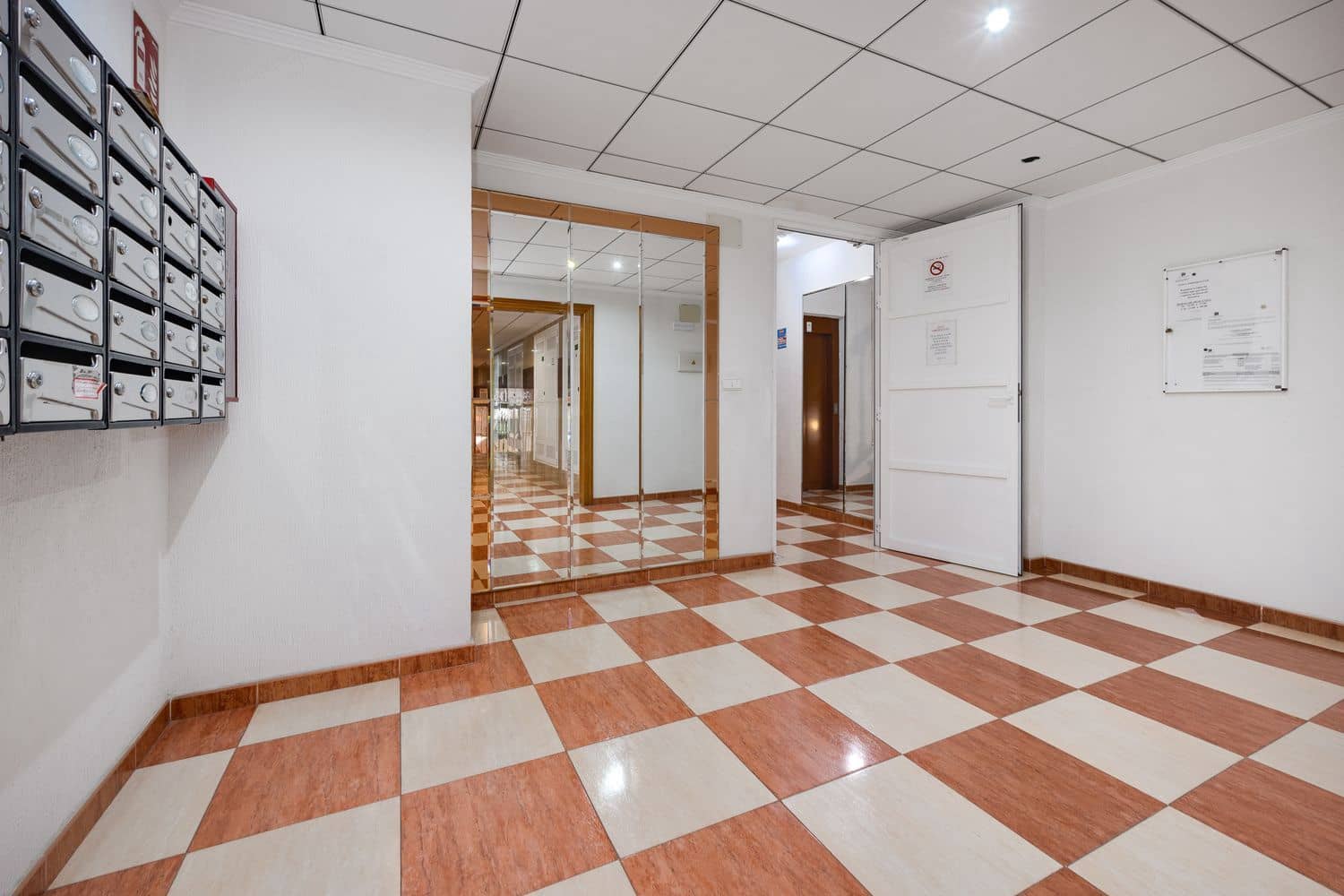 2 soveværelse Lejlighed til salg i Torrevieja med garage - € 139.000 (Ref: 10141522)