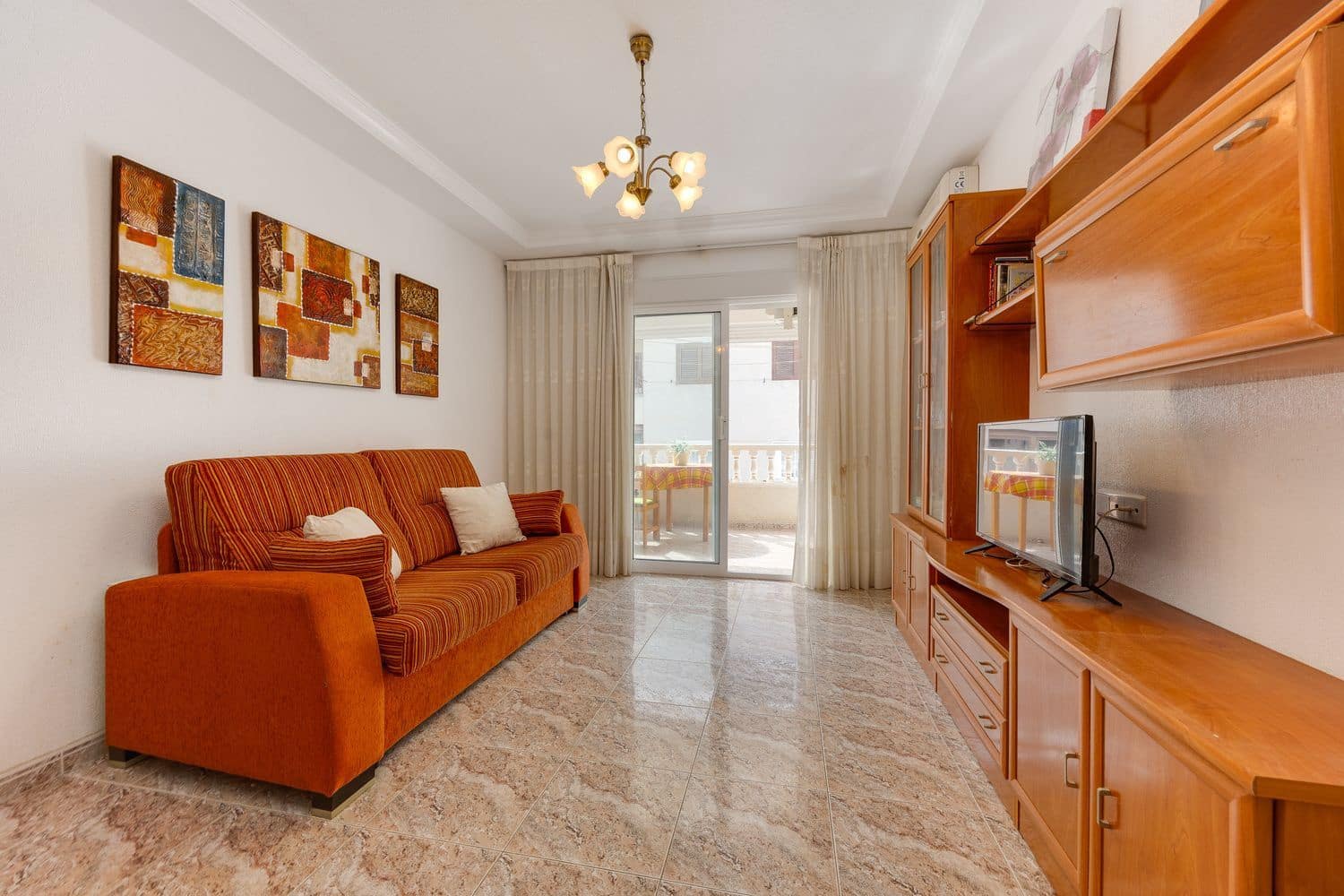 2 soveværelse Lejlighed til salg i Torrevieja med garage - € 139.000 (Ref: 10141522)