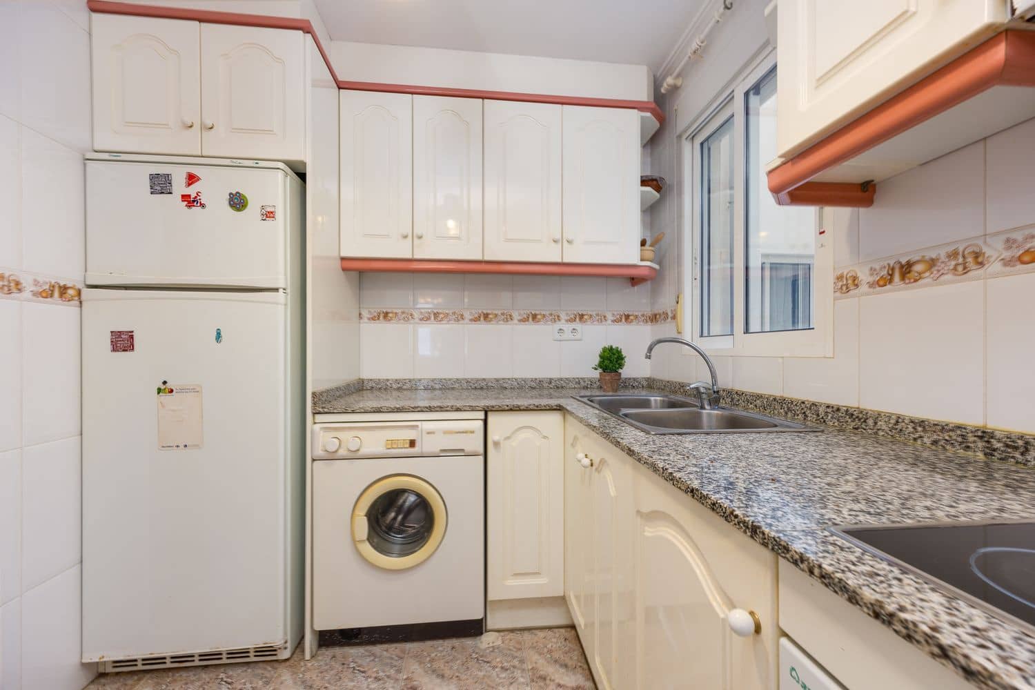 2 soveværelse Lejlighed til salg i Torrevieja med garage - € 139.000 (Ref: 10141522)