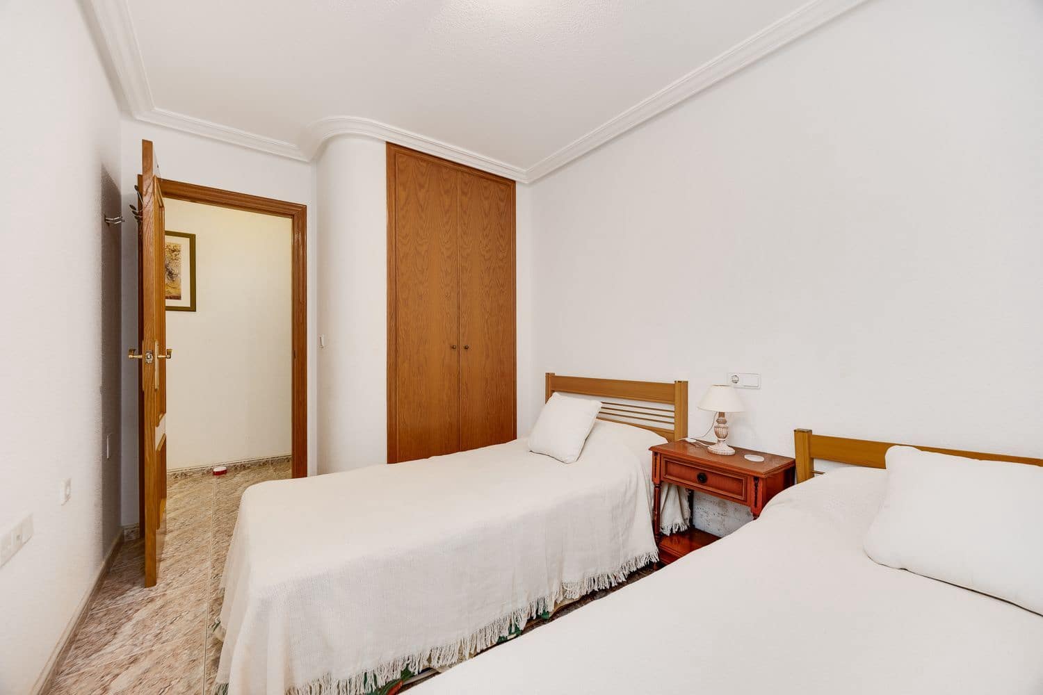2 soveværelse Lejlighed til salg i Torrevieja med garage - € 139.000 (Ref: 10141522)
