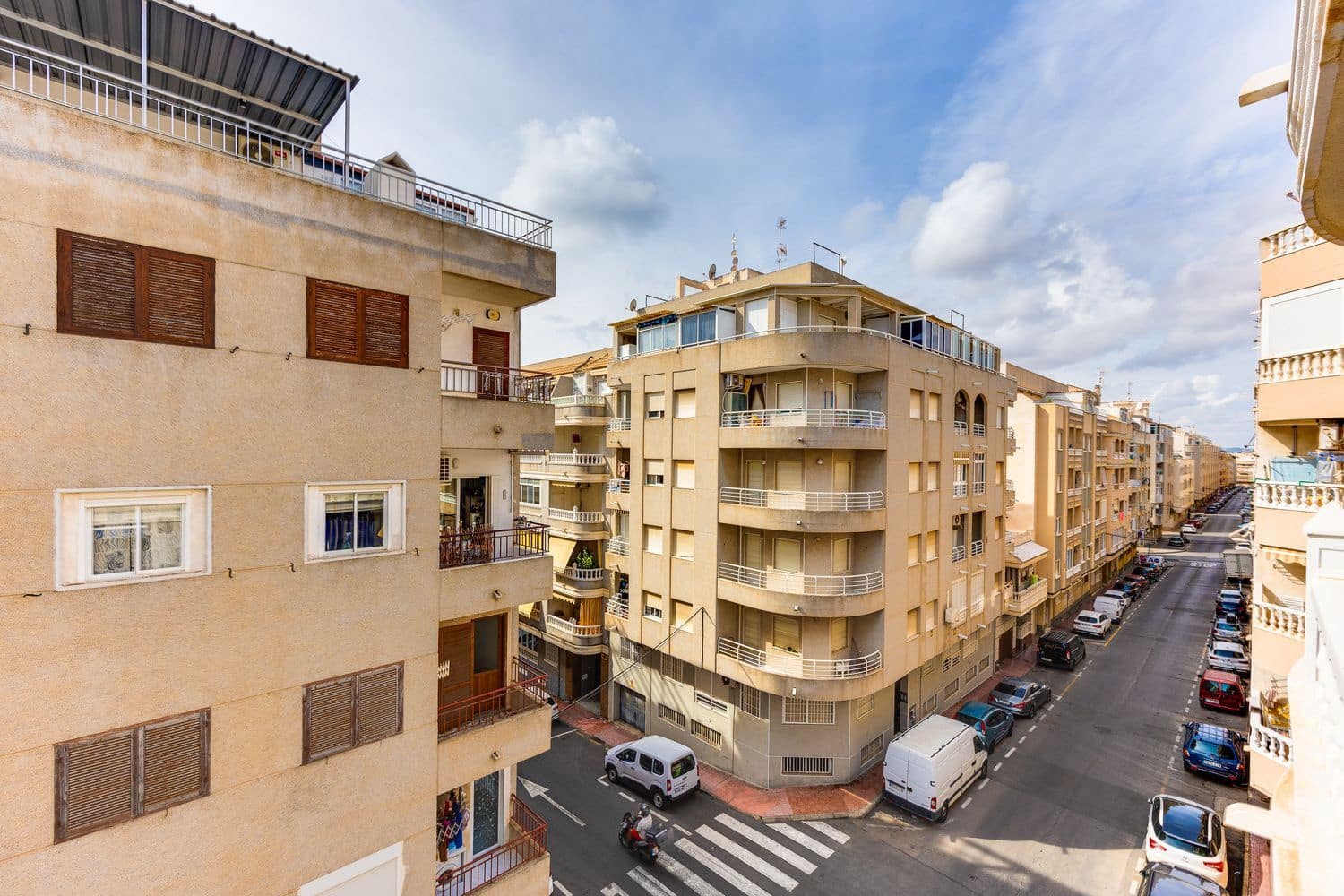 2 soveværelse Lejlighed til salg i Torrevieja med garage - € 139.000 (Ref: 10141522)
