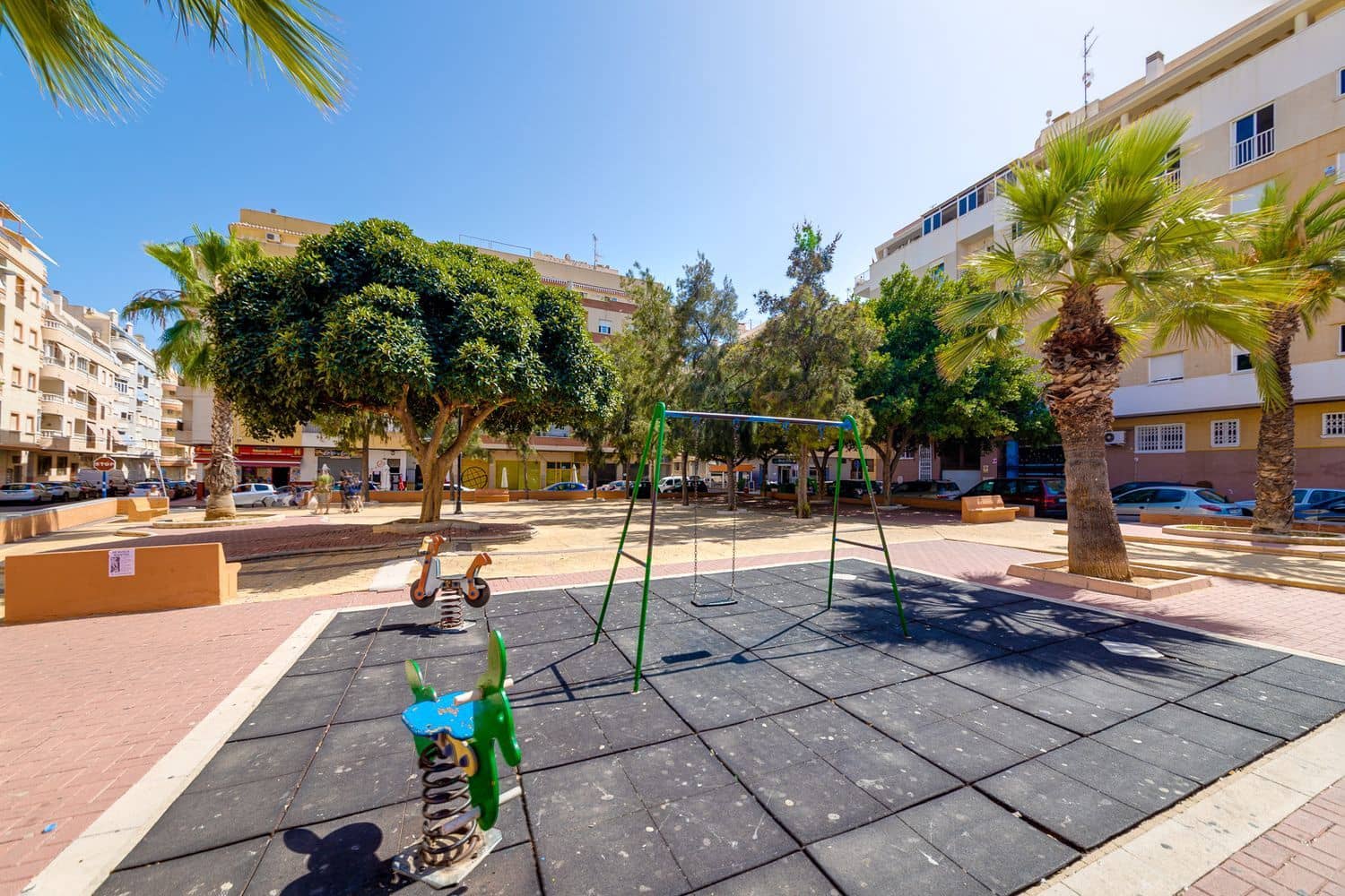2 soveværelse Lejlighed til salg i Torrevieja med garage - € 139.000 (Ref: 10141522)