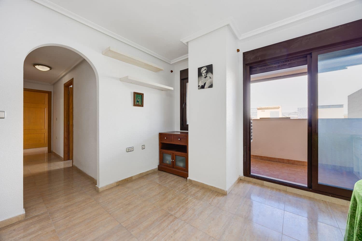 Apartamento de 3 habitaciones en Torrevieja en venta con piscina garaje - 185.000 € (Ref: 10157096)