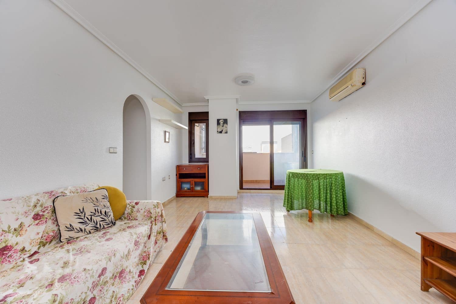 Apartamento de 3 habitaciones en Torrevieja en venta con piscina garaje - 185.000 € (Ref: 10157096)