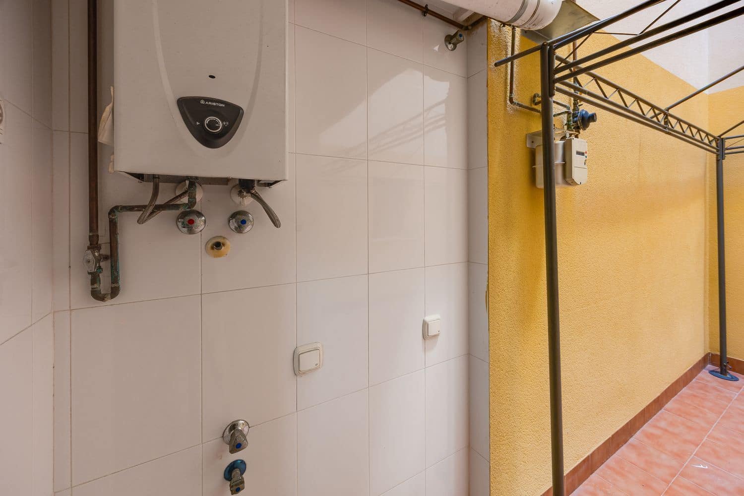 Apartamento de 3 habitaciones en Torrevieja en venta con piscina garaje - 185.000 € (Ref: 10157096)