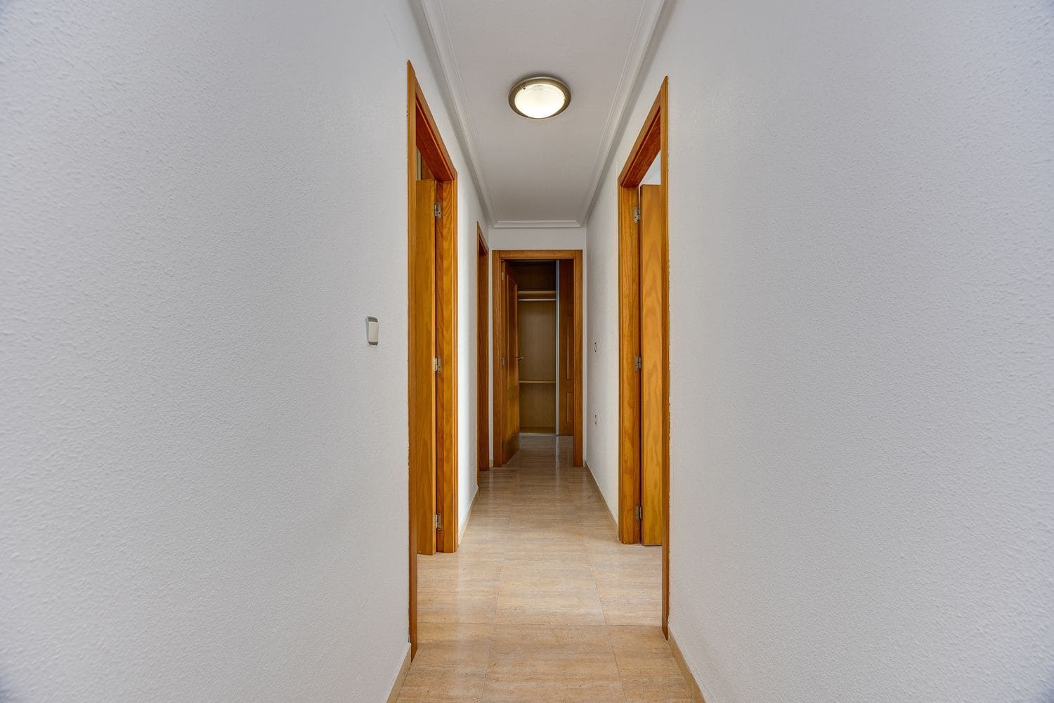 Apartamento de 3 habitaciones en Torrevieja en venta con piscina garaje - 185.000 € (Ref: 10157096)