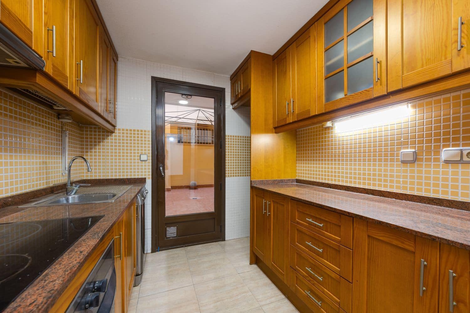 Apartamento de 3 habitaciones en Torrevieja en venta con piscina garaje - 185.000 € (Ref: 10157096)