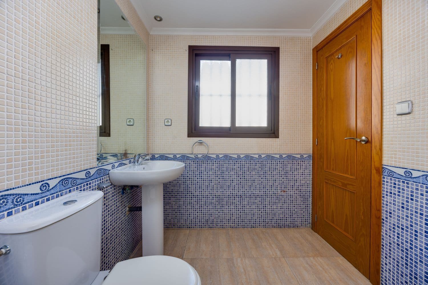 Apartamento de 3 habitaciones en Torrevieja en venta con piscina garaje - 185.000 € (Ref: 10157096)