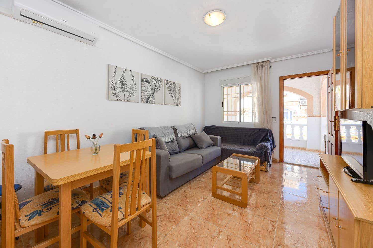 2 soveværelse Byhus til salg i Torrevieja med swimmingpool garage - € 149.000 (Ref: 10176142)