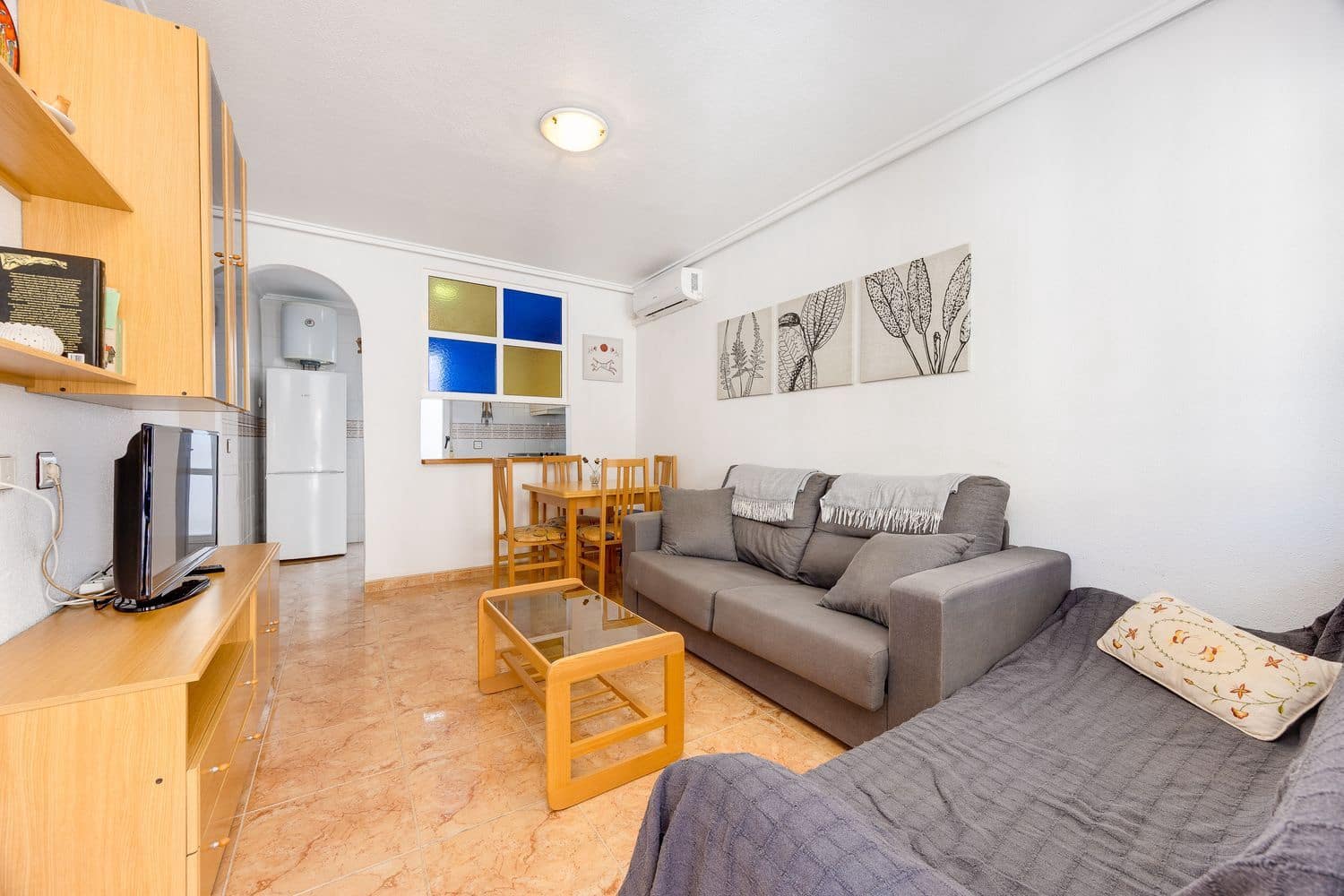 2 soveværelse Byhus til salg i Torrevieja med swimmingpool garage - € 149.000 (Ref: 10176142)