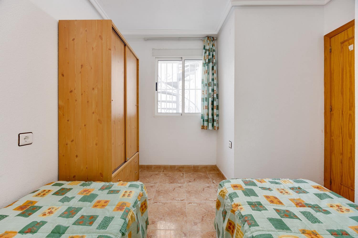 2 soveværelse Byhus til salg i Torrevieja med swimmingpool garage - € 149.000 (Ref: 10176142)