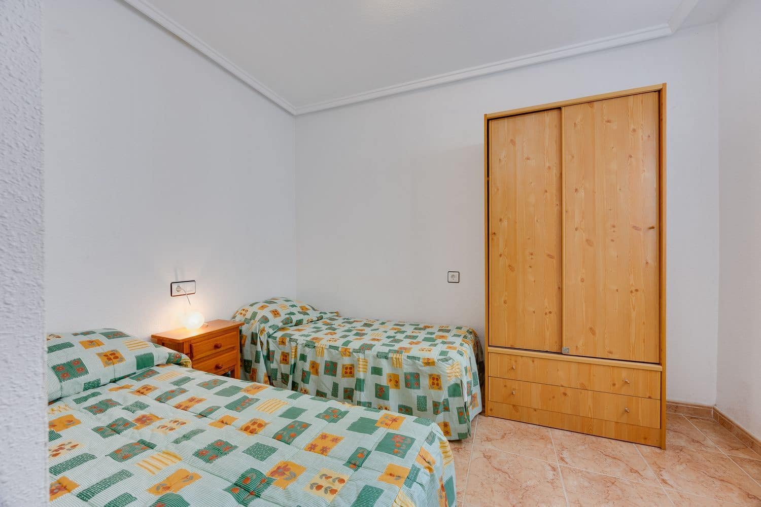2 soveværelse Byhus til salg i Torrevieja med swimmingpool garage - € 149.000 (Ref: 10176142)