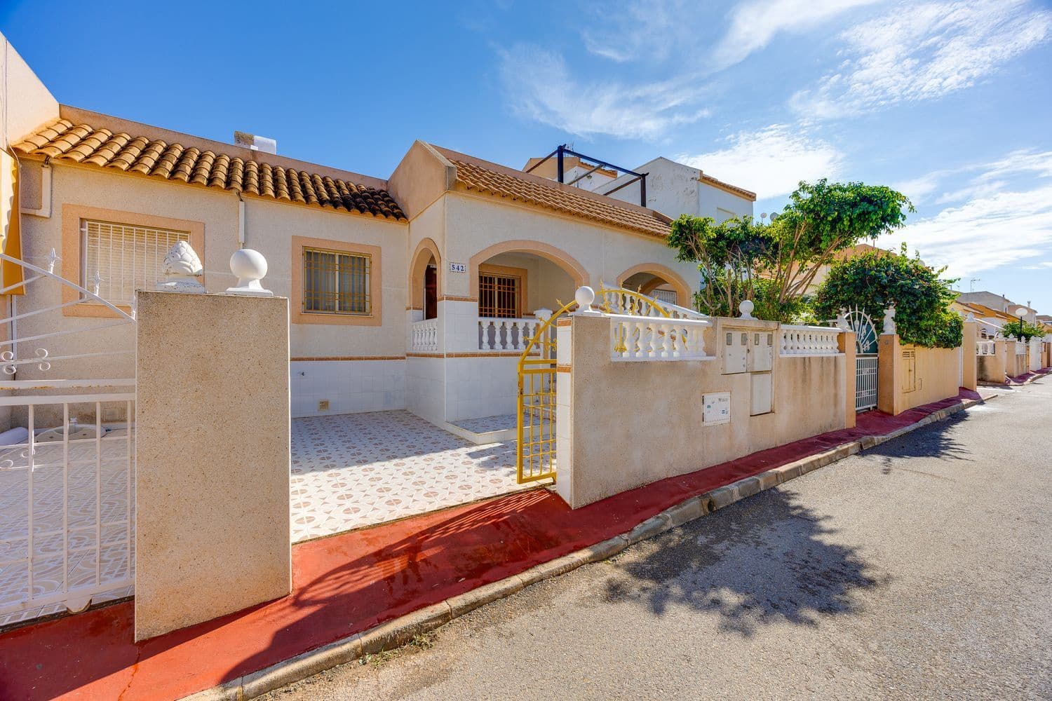 2 soveværelse Byhus til salg i Torrevieja med swimmingpool garage - € 149.000 (Ref: 10176142)