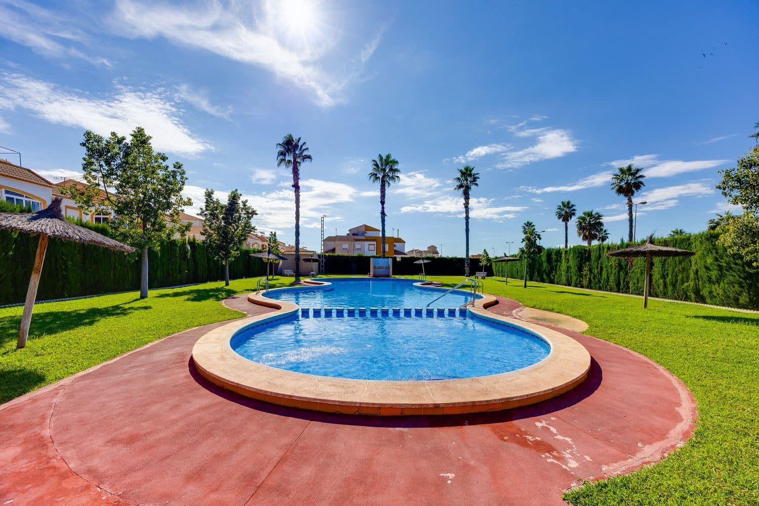 2 soveværelse Byhus til salg i Torrevieja med swimmingpool garage - € 149.000 (Ref: 10176142)