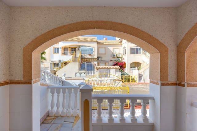 2 soveværelse Byhus til salg i El Chaparral - La Siesta - La Torreta, Torrevieja med swimmingpool garage - € 149.000 (Ref: 10176142)