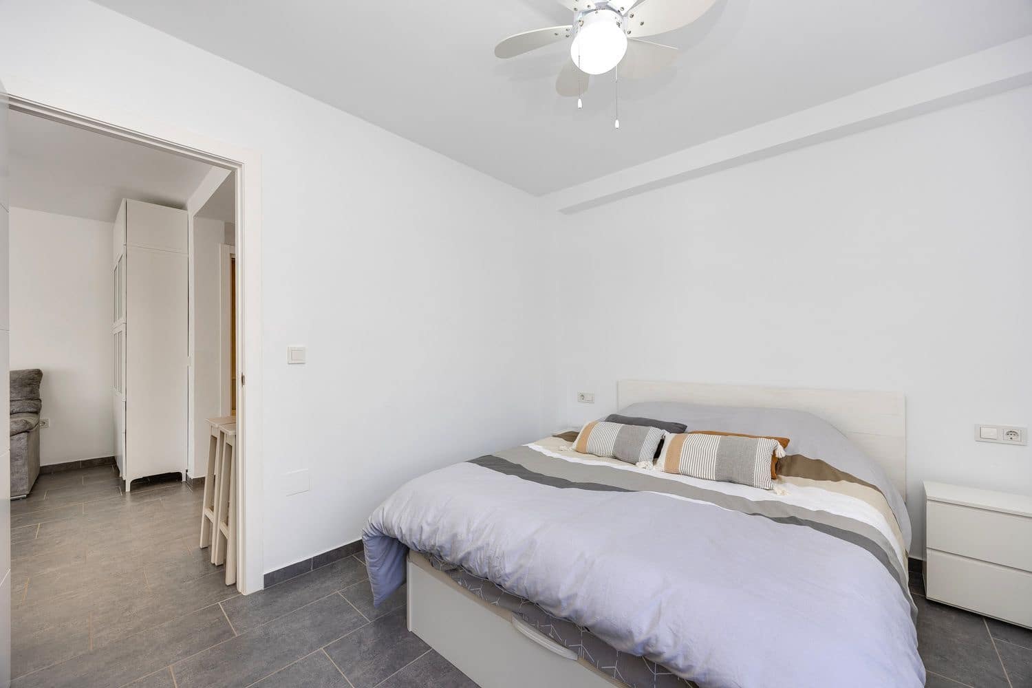 4 soveværelse Byhus til salg i Torrevieja med swimmingpool garage - € 179.000 (Ref: 10186389)