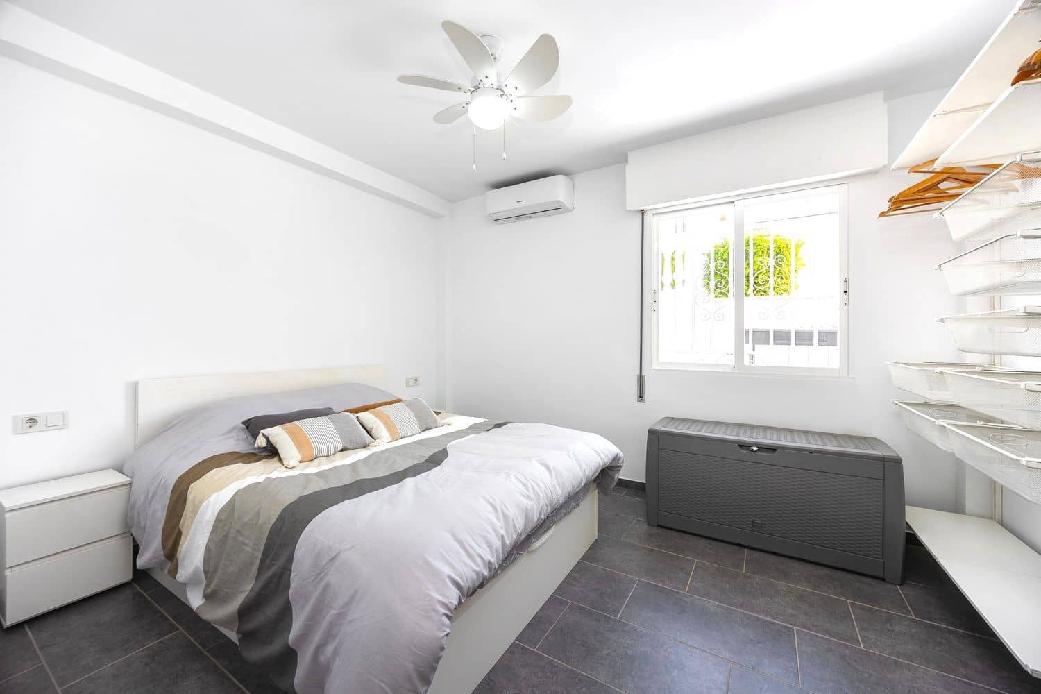 4 soveværelse Byhus til salg i Torrevieja med swimmingpool garage - € 179.000 (Ref: 10186389)