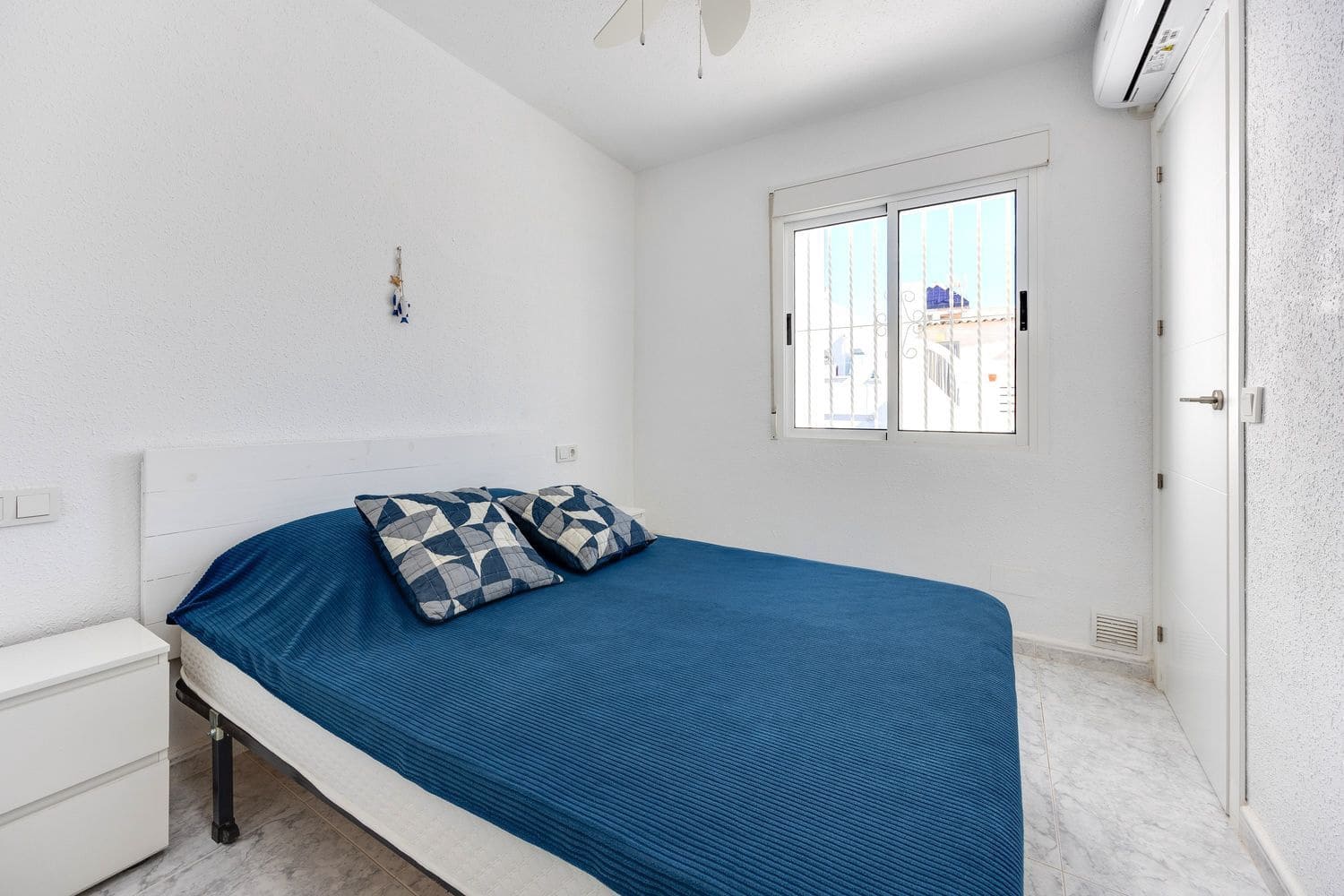 4 soveværelse Byhus til salg i Torrevieja med swimmingpool garage - € 179.000 (Ref: 10186389)