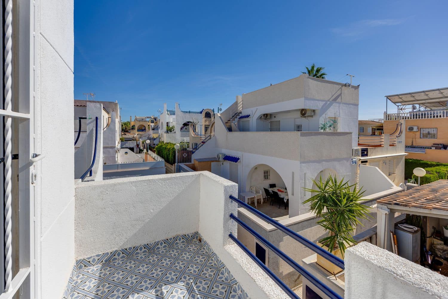 4 soveværelse Byhus til salg i Torrevieja med swimmingpool garage - € 179.000 (Ref: 10186389)
