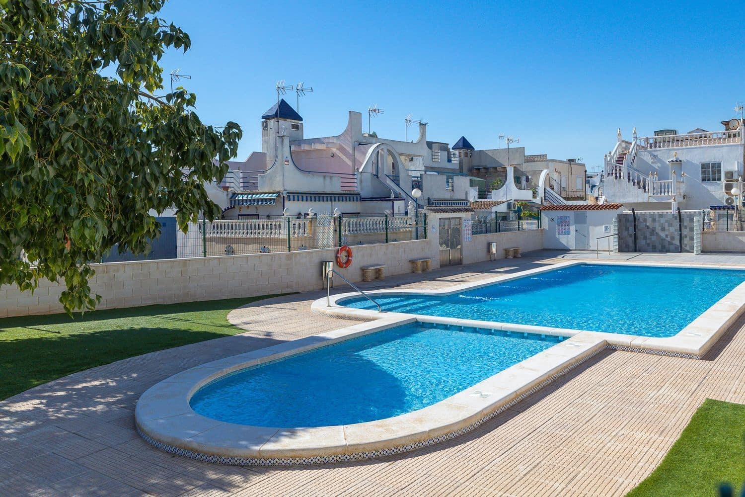 4 soveværelse Byhus til salg i Torrevieja med swimmingpool garage - € 179.000 (Ref: 10186389)