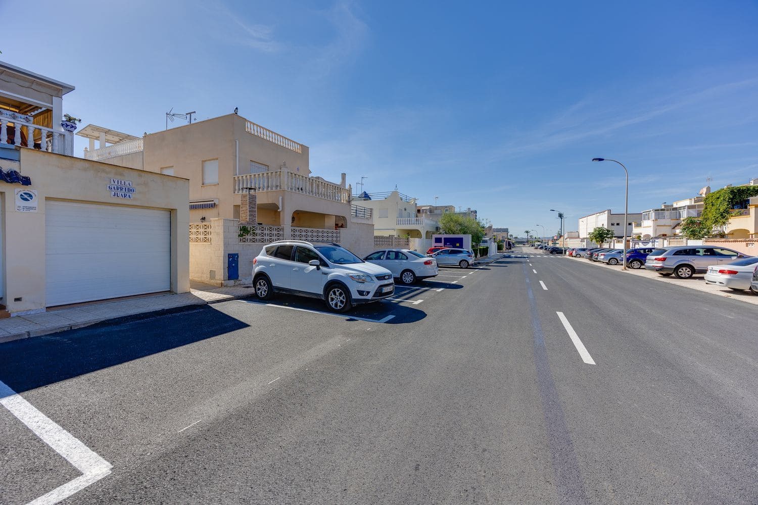 4 soveværelse Byhus til salg i Torrevieja med swimmingpool garage - € 179.000 (Ref: 10186389)