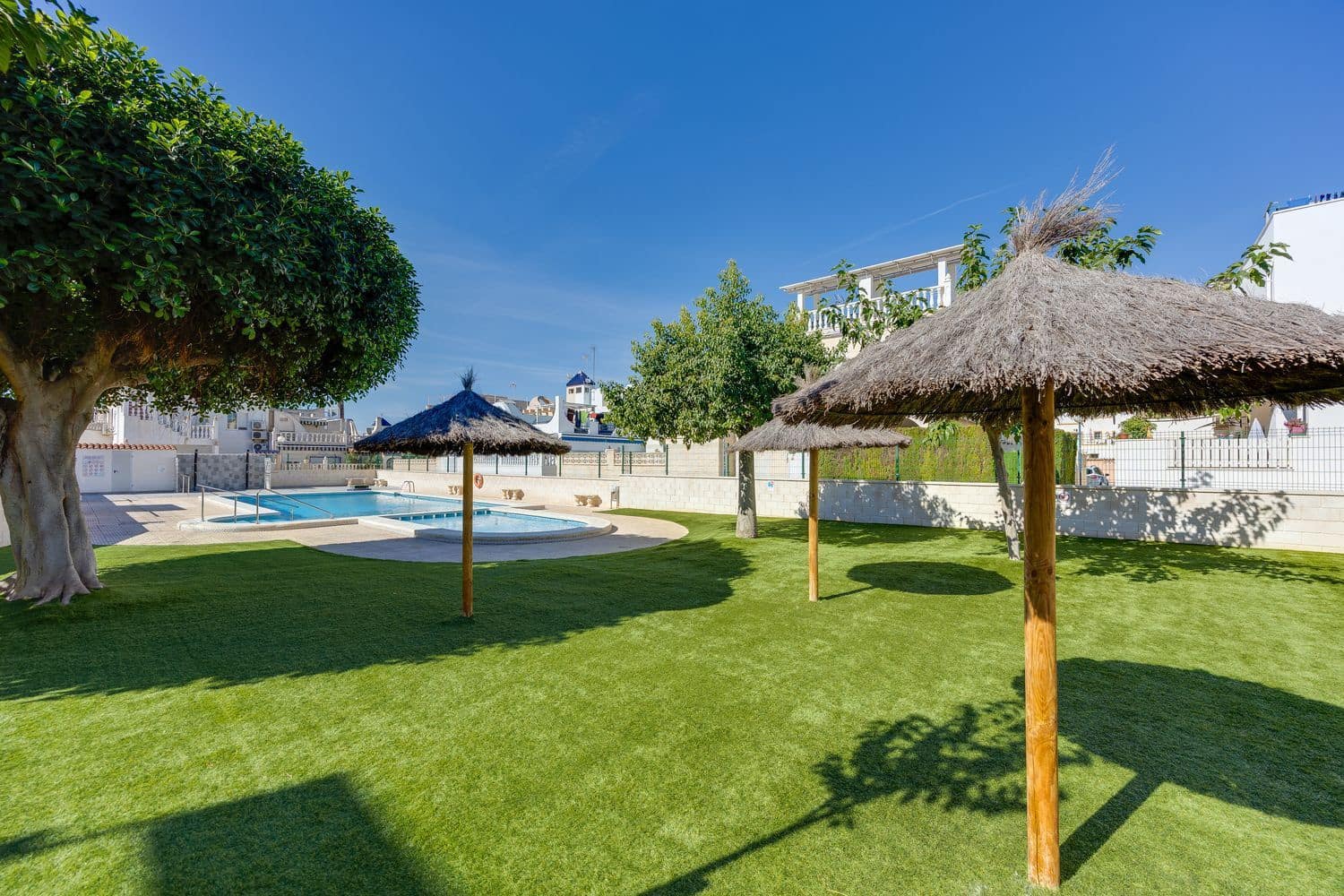 4 soveværelse Byhus til salg i Torrevieja med swimmingpool garage - € 179.000 (Ref: 10186389)