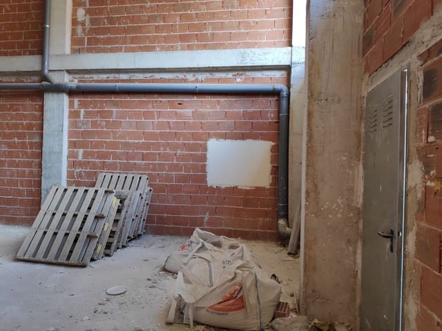 Commercial for sale in El Campello - € 265,000 (Ref: 5254954)