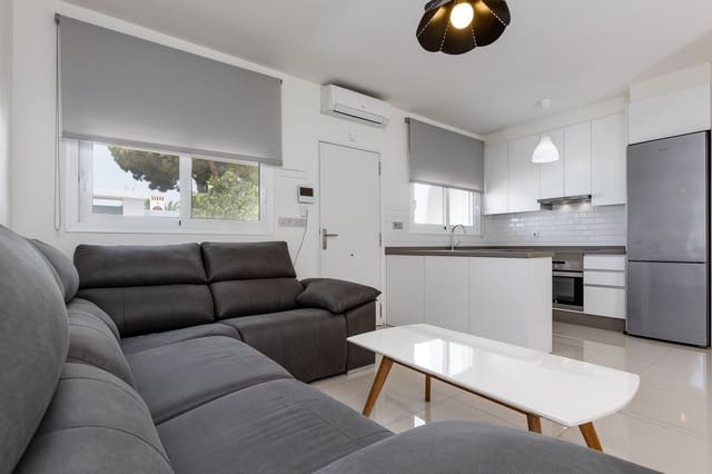 2 quarto Casa em Banda para venda em El Chaparral - La Siesta - La Torreta, Torrevieja com piscina garagem - 330 000 € (Ref: 5418188)