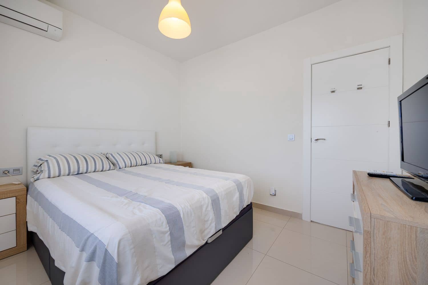 2 chambre Maison de Ville à vendre à Torrevieja avec piscine garage - 330 000 € (Ref: 5418188)